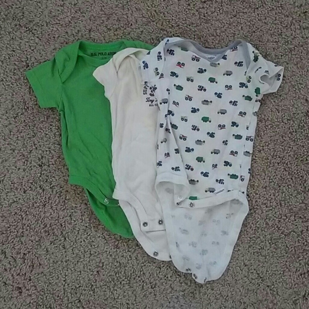 0-3 Month Onesie Bundle